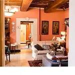 Alojamento de Acomodação e Pequeno-almoço Casa Fiorita 4*